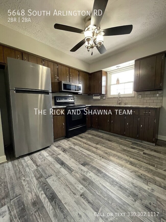 Building Photo - Two bedroom townhouse with bonus room for ...