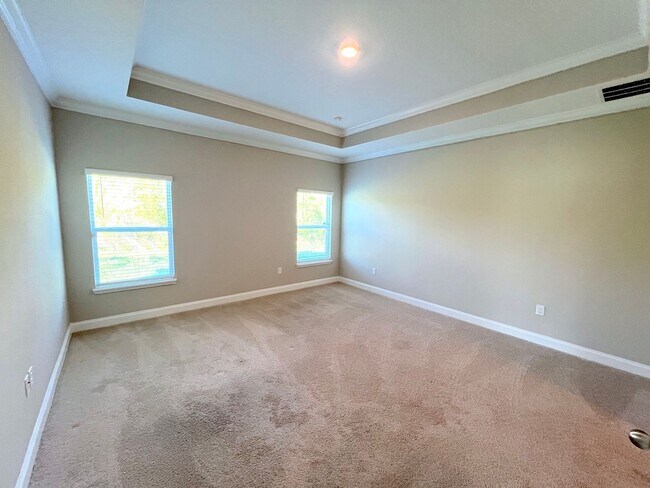 Building Photo - GORGEOUS 5 Bed 4 Bath 3 Car Garage HOME w COMMUNITY POOL for RENT!