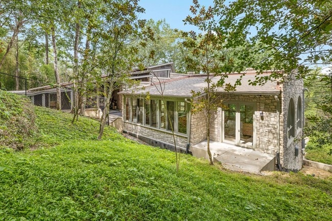 Building Photo - 5729 Stoneway Trail