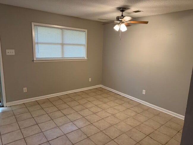 Building Photo - 129 Calloway Dr