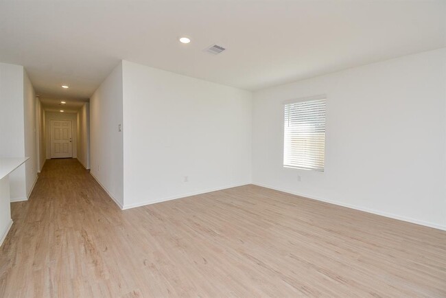 Building Photo - 5226 Sunvalley Bend Dr