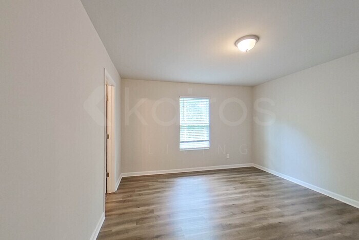 Building Photo - 216 York Ln