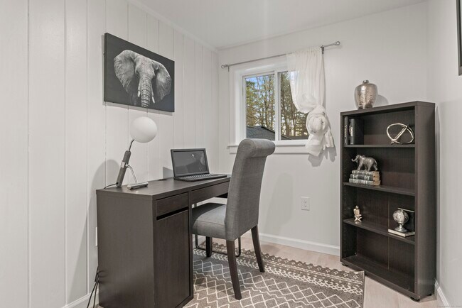 Building Photo - 45 Westledge Rd