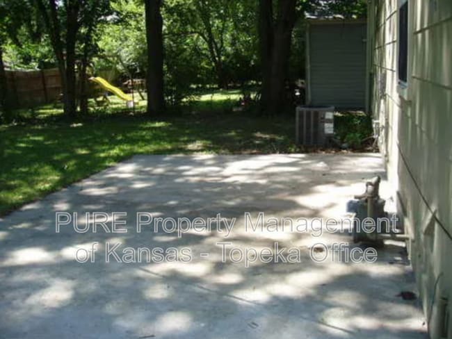 Building Photo - 2412 SW Seabrook Ave