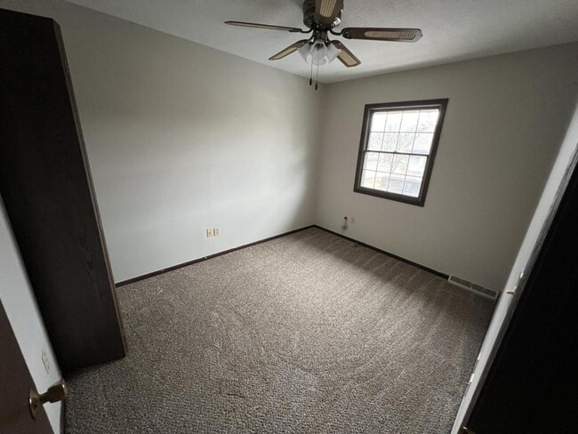 Building Photo - 6022 Applecrest Ct