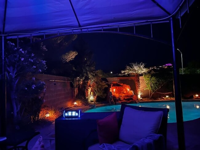Building Photo - Single Story w/ Pool and Spa