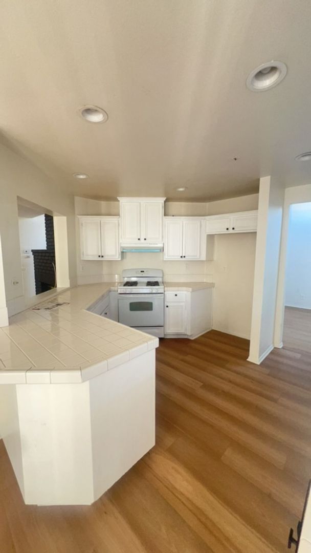 Building Photo - Southridge 4bed 2bath Beauty!