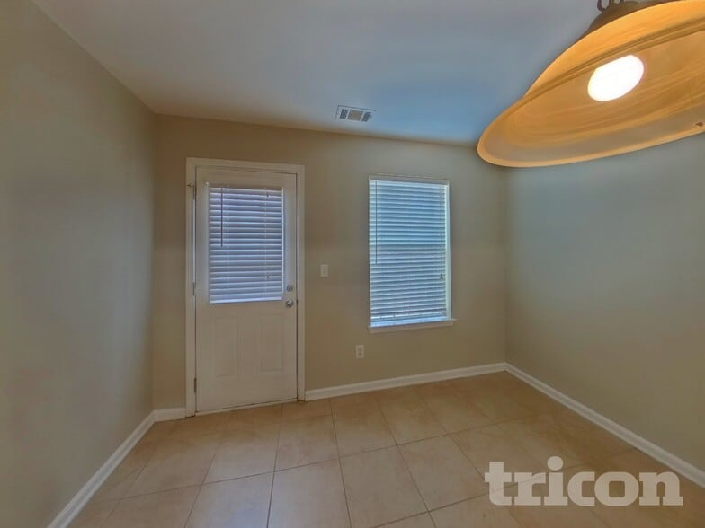 Building Photo - 5950 el Segundo Way