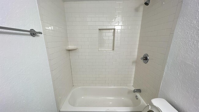 Building Photo - 8401 Azurewood Dr