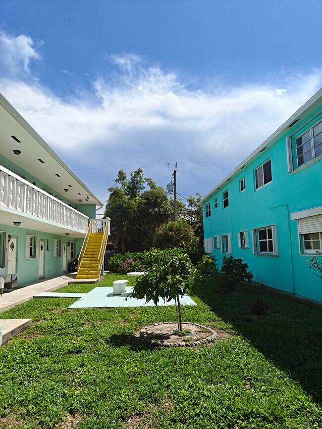 Building Photo - 228 N Federal Hwy