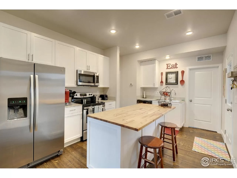 Building Photo - 7869 5th St