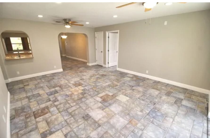Building Photo - 1402 Cormorant Rd