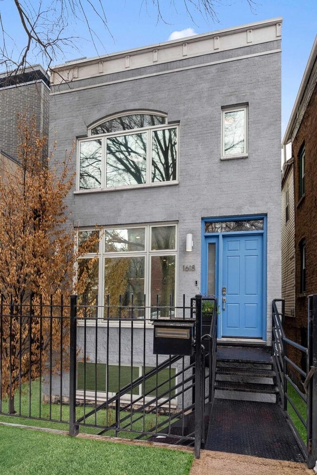 Building Photo - 1618 W Pierce Ave