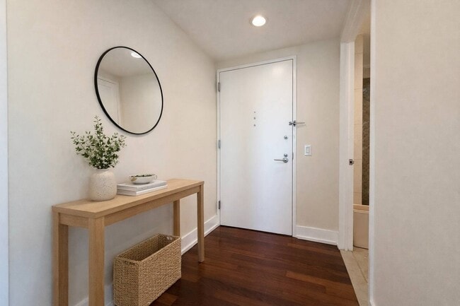 Building Photo - 350 W 42nd St