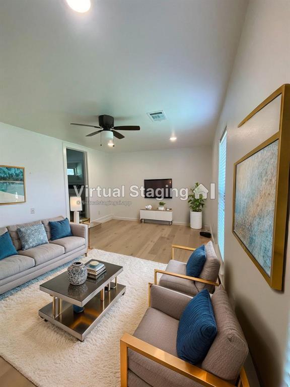 Building Photo - 15703 Pearce Ln