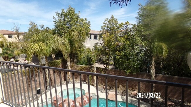 Building Photo - VISTA VERDE AT SUMMERLIN 3bd 2.5 bth WITH PRIVATE POOL & SPA