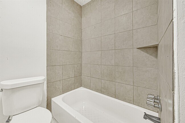 Building Photo - 13023 Lima Dr