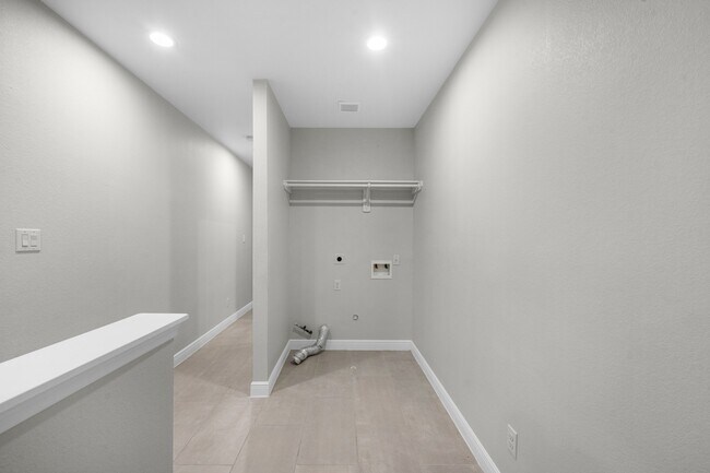 Building Photo - 5020 Sayers St