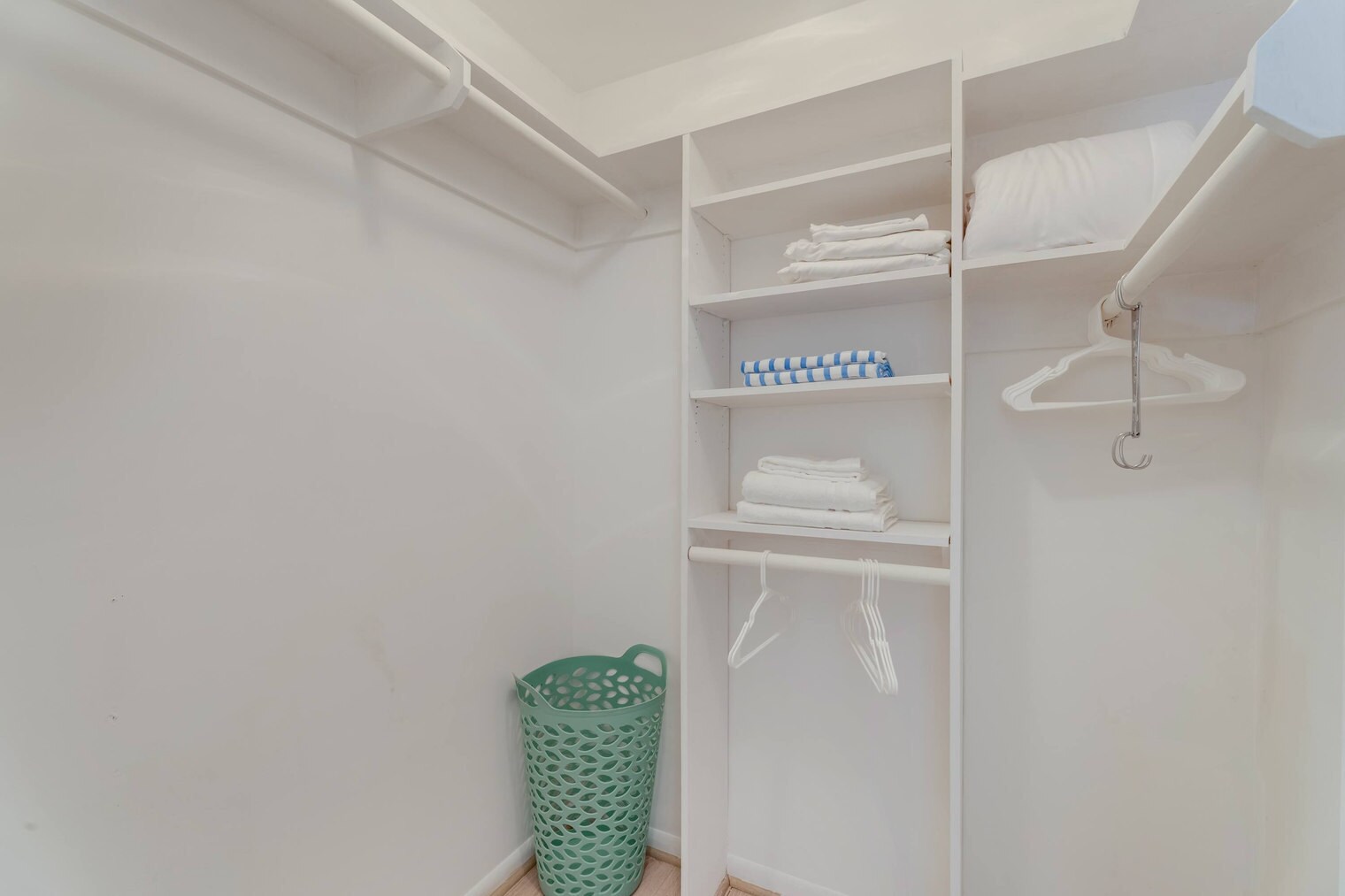 Building Photo - 820 SW 26th Rd