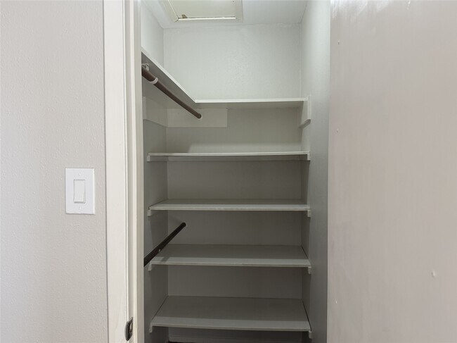 Building Photo - 3300 Pebblebrook Dr
