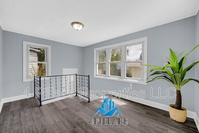 Building Photo - 648 Stewart Ct