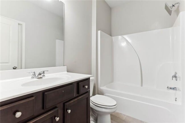 Building Photo - 5530 Mirror Lake Dr