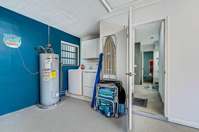 Building Photo - 532 N Palmway