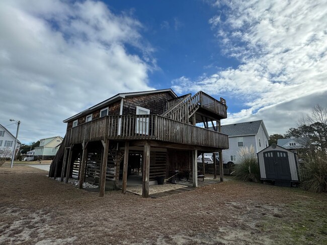 Building Photo - Furnished Home Colington Harbour