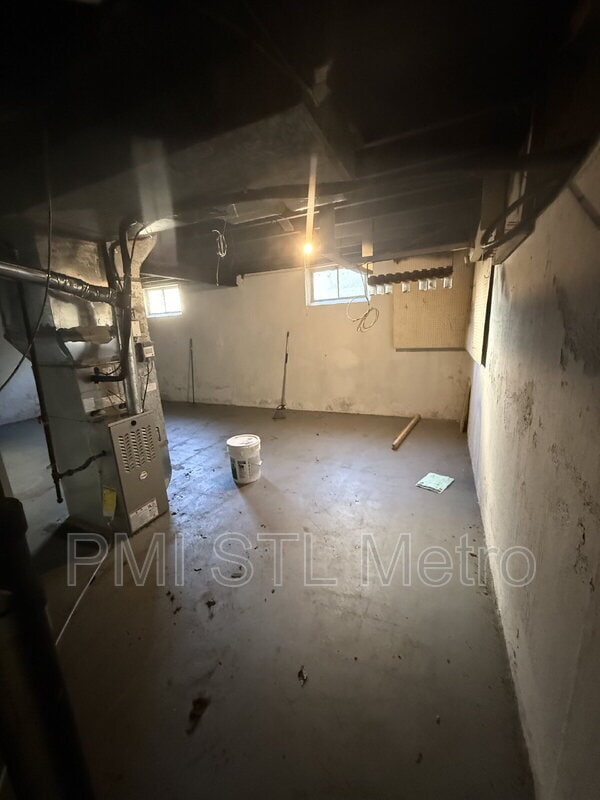 Building Photo - 10736 Spring Garden Dr