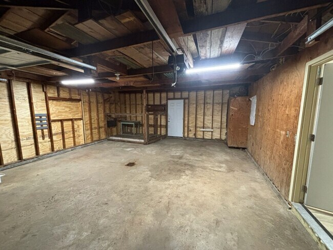 Building Photo - 152752 Cloverland Ln