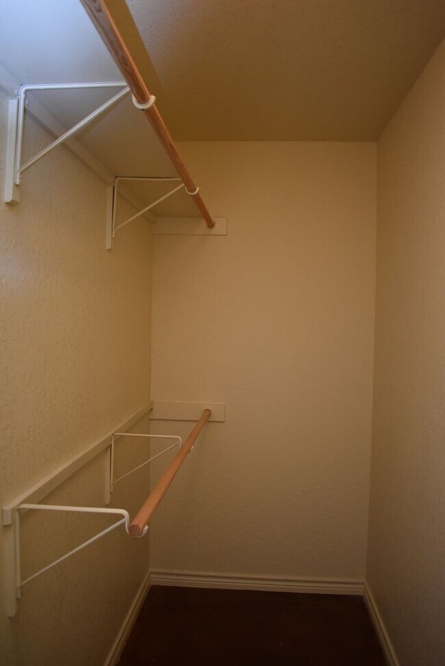 Building Photo - 205 Coby Dr