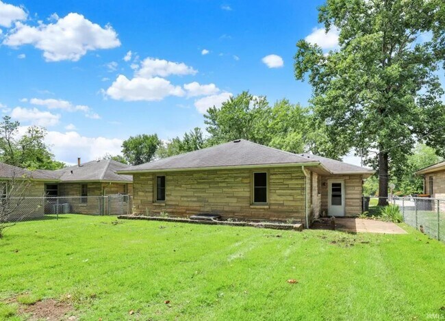 Building Photo - 905 S Henderson St