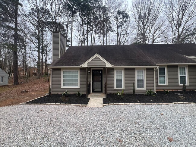 Primary Photo - **OFFERING WAIVED APPLICATION FEES & $100 ...