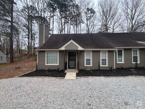 Building Photo - Newly Remodeled 2BD, 2BA Raleigh Condo in ...