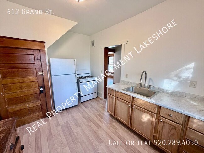 Building Photo - 612 Grand St