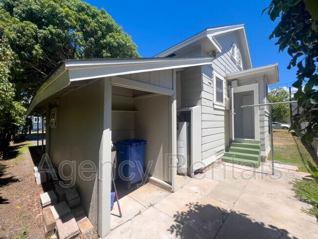 Building Photo - 2205 Hyde St