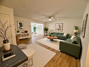 Building Photo - 3 Bedroom 2.5 Bathroom Townhome in Mechanicsburg!