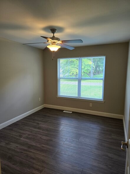 Building Photo - 75 Lucinda Dr
