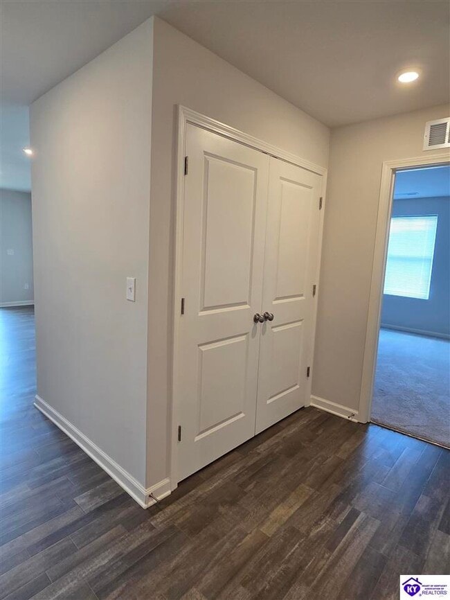 Building Photo - 132 Elegance Wy
