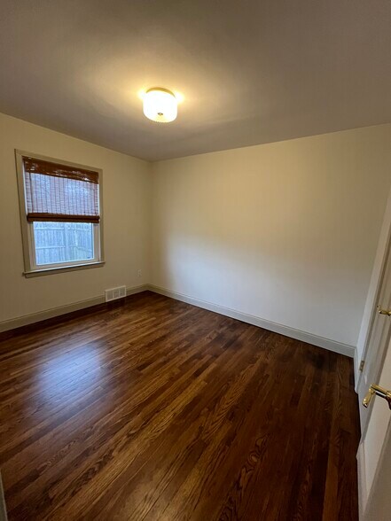 Building Photo - 9928 Shadyside St