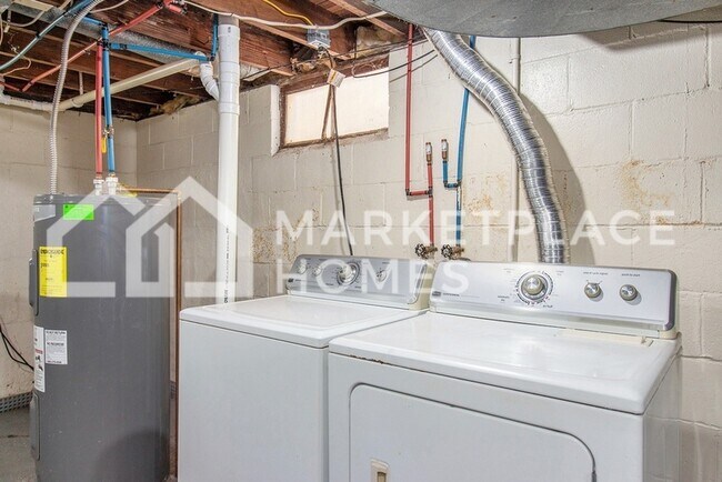 Building Photo - 1107 Greenwood Ave