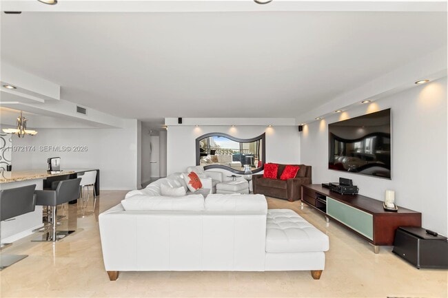 Building Photo - 1901 N Ocean Blvd