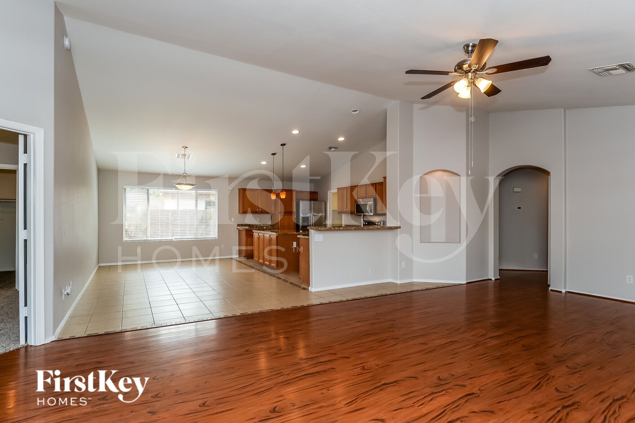 Building Photo - 653 S Parkwood