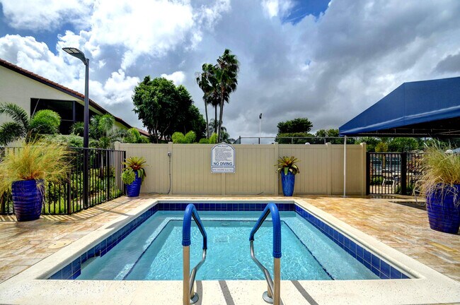 Building Photo - 10938 Roebelini Palm Ct