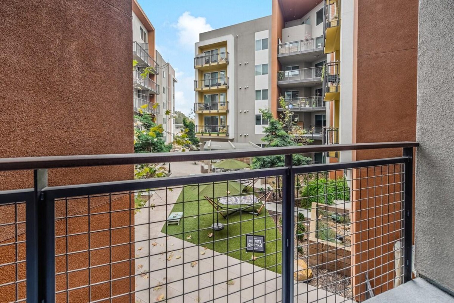 Building Photo - 375 Camino De La Reina