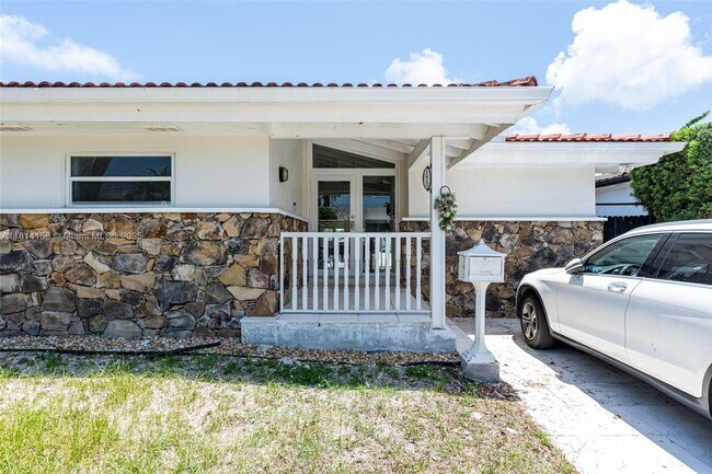 Building Photo - 1430 Stillwater Dr