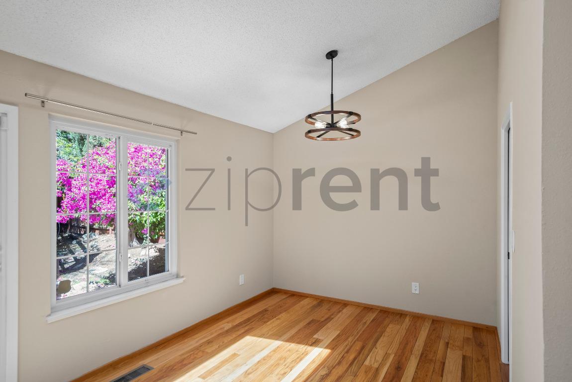 Building Photo - Unit
