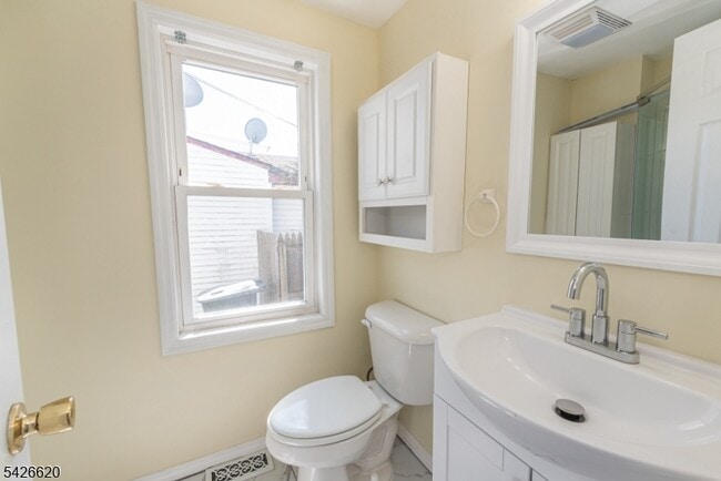 Building Photo - 108 Lafayette St