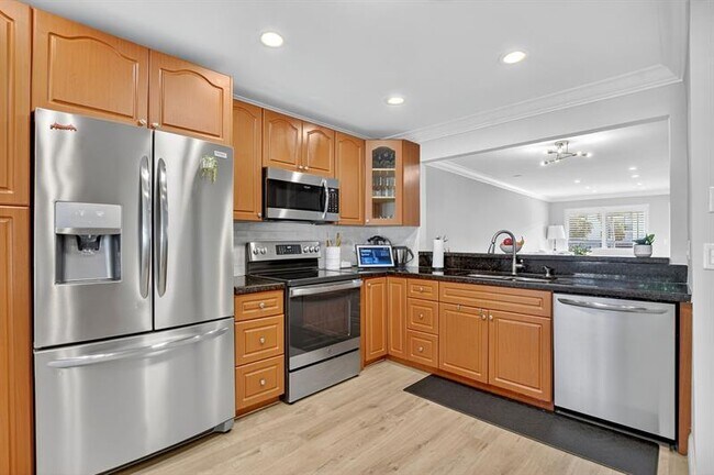 Building Photo - 55 SE 14th St