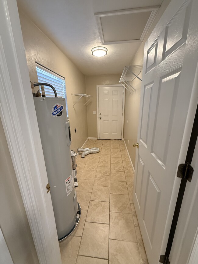 Building Photo - 279 SE Forest Terrace